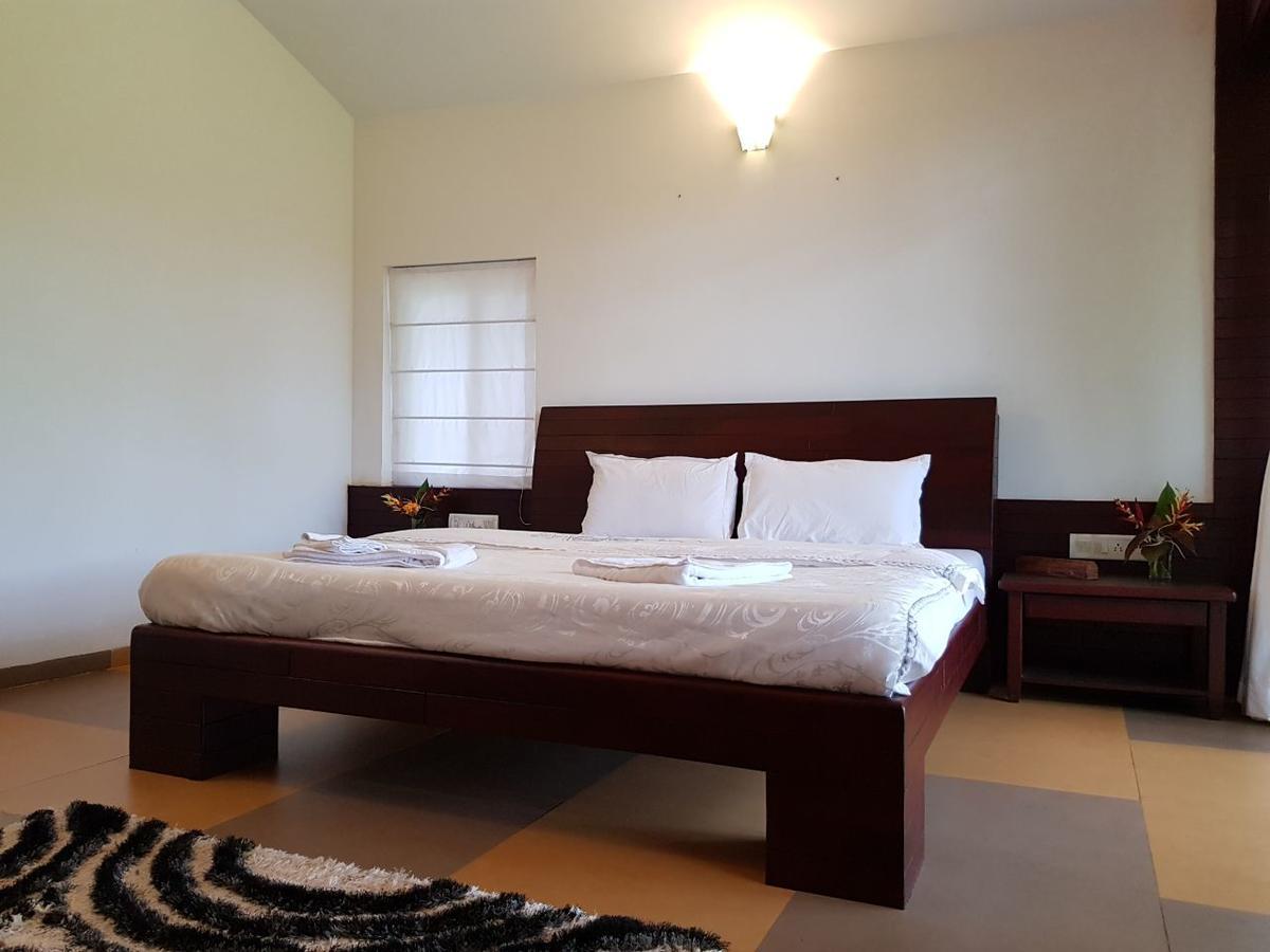 Cherilyn Monta Resort - Ratnagiri Vatul Extérieur photo