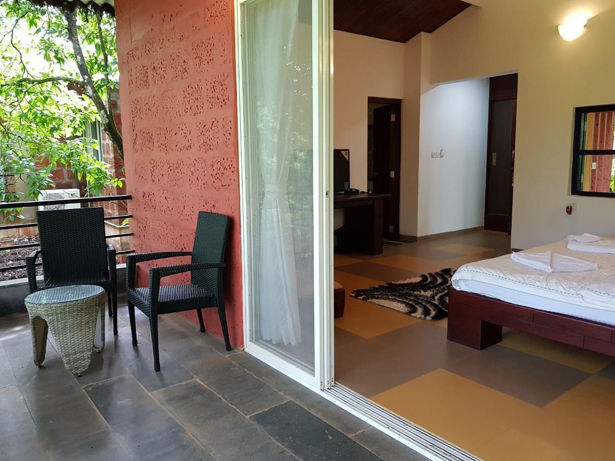 Cherilyn Monta Resort - Ratnagiri Vatul Extérieur photo